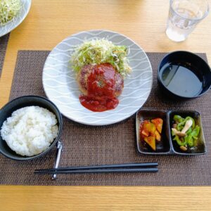 長野県立美術館の中にあるレストランのハンバーグの画像